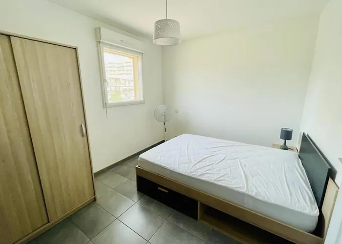 60m With Terrace In